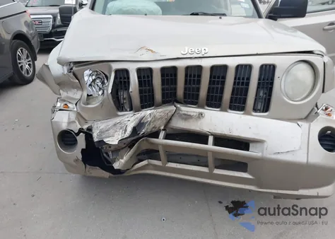 2010 Jeep Patriot Sport z USA, uszkodzony, nr VIN 1J4NF2GB5AD552895